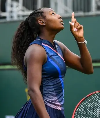 tall-female-tennis-player-Alycia-Parks-above-6-feet